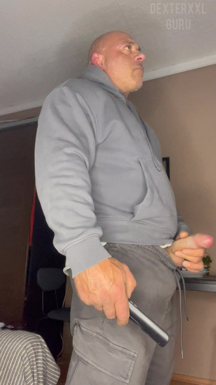 Mr. Guru: Bay Guru. Mastürbasyon hızlı büyük vücut geliştirmeci