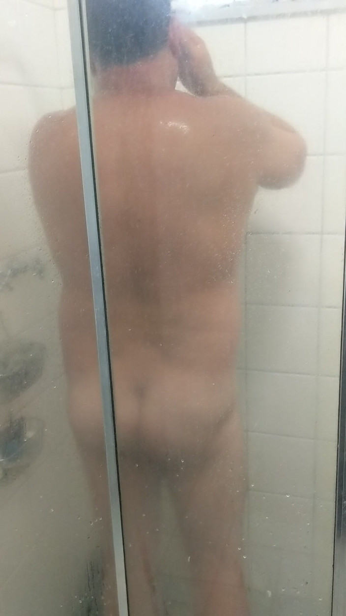 Clam rubber: 샤워하는 발정난 남자