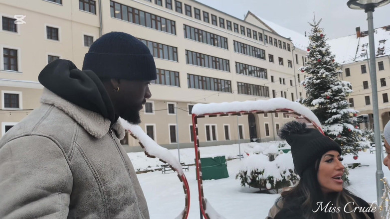 Miss_Crude: Turista v Budapešti Obrovský výstřik do kundičky