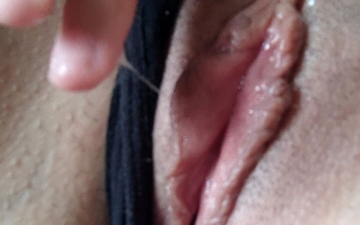 Jane'spanties: 和我的美丽湿润阴户近距离自慰