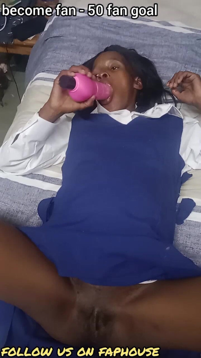 hothouse18xxx: Jhonny Jerking to 18 Year Old College Girl Sucking Vibrator &amp; Showing...