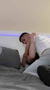 Tatted Cholo Fucks イケメン ベアバック Hung Papi