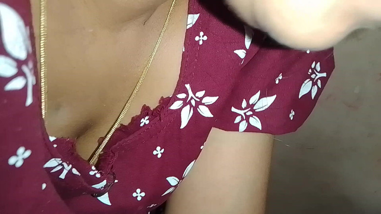 Skydreem1104: Menina indiana do interior coloca o pênis do marido na...