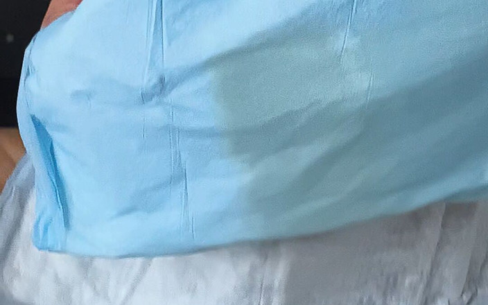 HerculesnVENUS: Puta sucia chorrea en esa almohadilla para que pudieras saborear