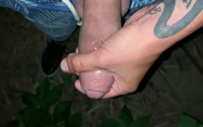 Idmir Sugary: Cum Is Leaking on Hand and Is Rubbed Onto Cock...