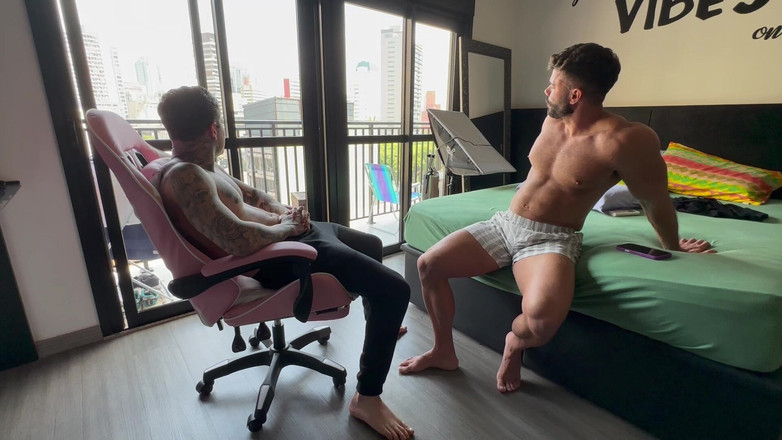 ErickDiaz: 和室友火热