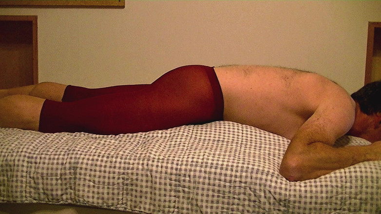 Mark Hannes: Pantyhose Punuk Masturbasi