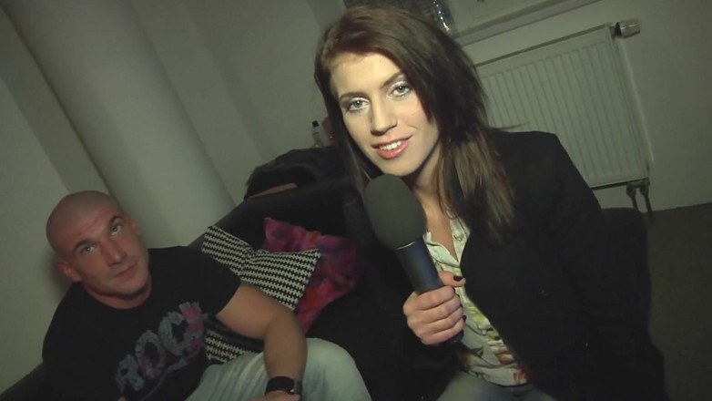 German amateur - 100% German hardcore videos: Dua cewek seksi berbagi satu kontol ngaceng