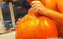 Sophie Dee: Sophie Dee Naked Pumpkin Carving