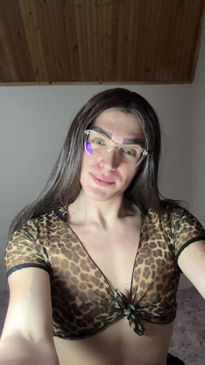 Dreamboy_506: Mostrando minha roupa sexy e bunda
