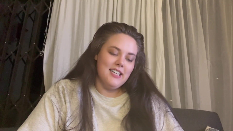 Aliceqii: BBW Masturbating Till Quivering Orgasm During Holidays