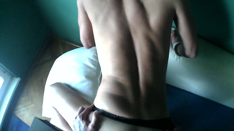 Idmir Sugary: 私は義理の兄弟のお尻に射精し、彼のふしだらな穴の奥深くに射精します