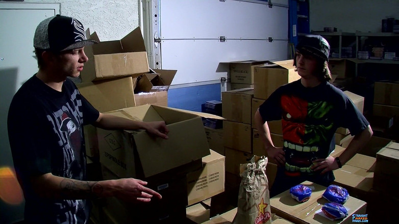 Straight naked thugs: स्केटर वीर्य से लथपथ खींचते हैं, अश्लील शरारत