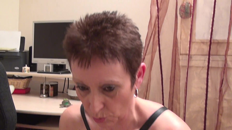 BDSM and co: 戴安娜女主人训练两个顺从者点蜡，惊喜不已