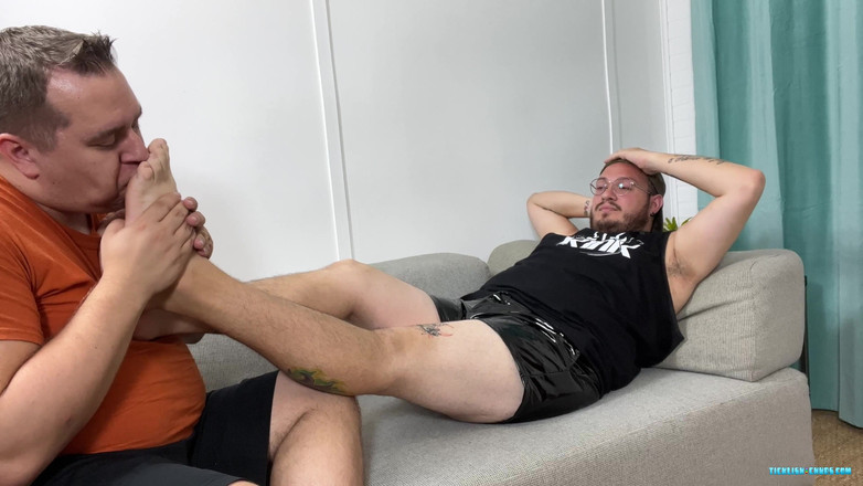 Ticklish Chubs: Prince zed dengan kaki jenjur yang aduhai