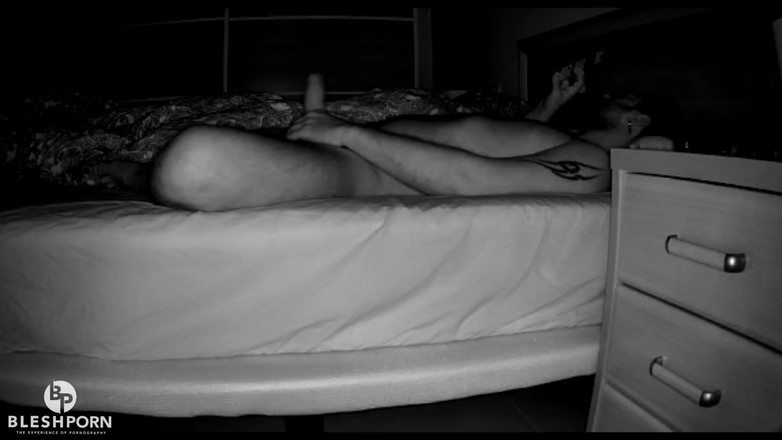 bleshporn: Tim Blesh se réveille et est prêt à jouir !