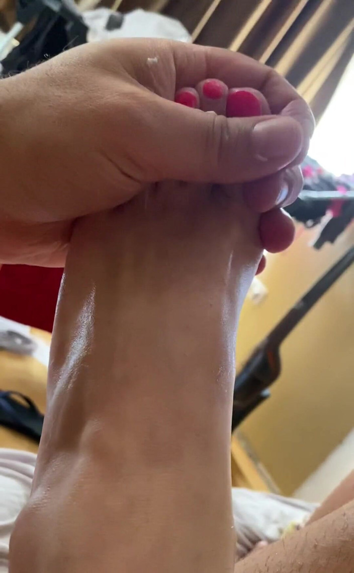 Amirah Adara: Masáž nohou