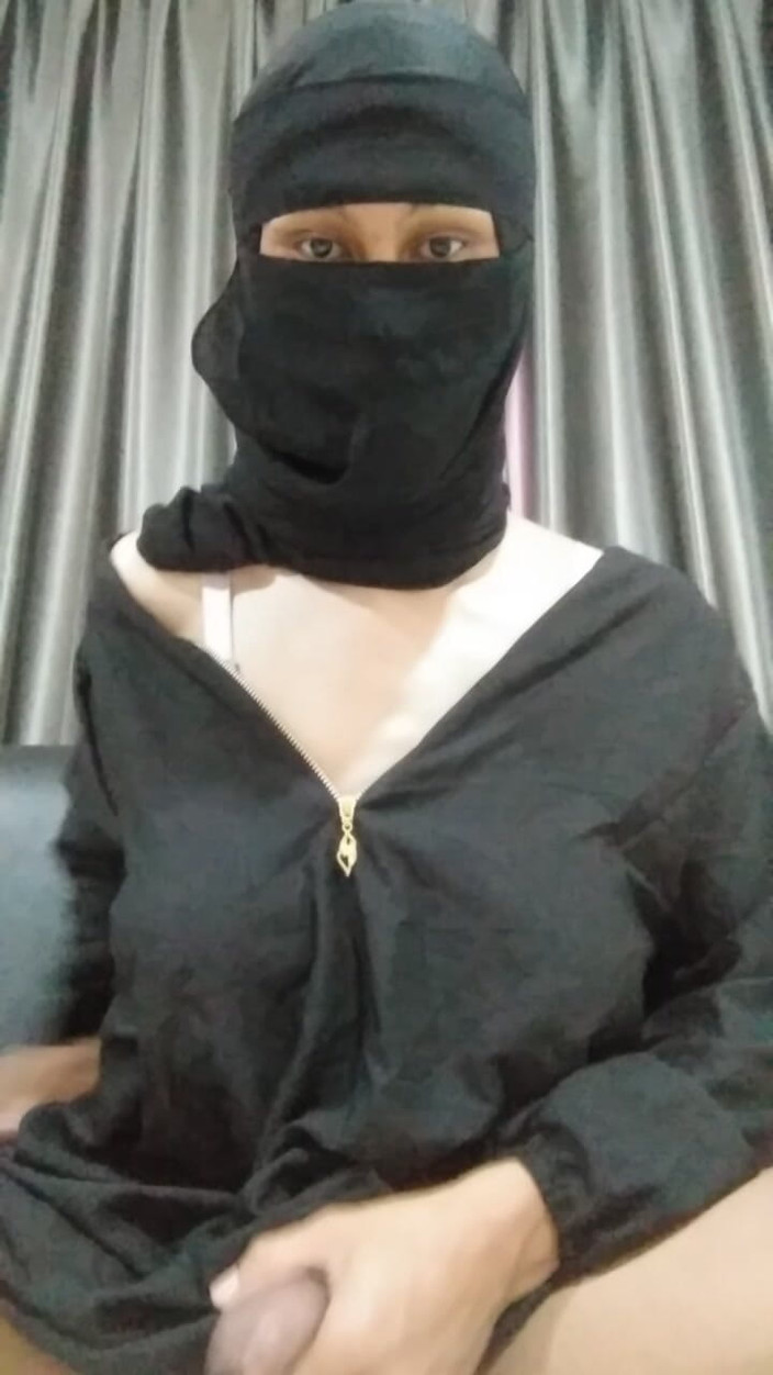 Malaysian Hijab Trans: 头巾射精