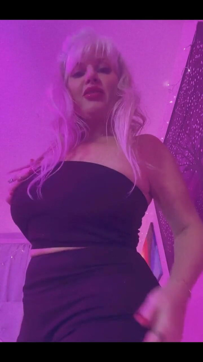 PaintedRose: Știu la ce te gândești.