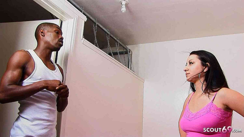 Full porn collection: Remaja bengkung Mya bercakap seks antara kaum pertama oleh kawan...