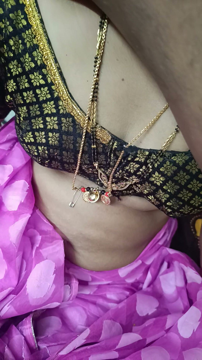Desigirlsiri: Mama vitregă desi masaj sexy corporal tentant futut dur voce...