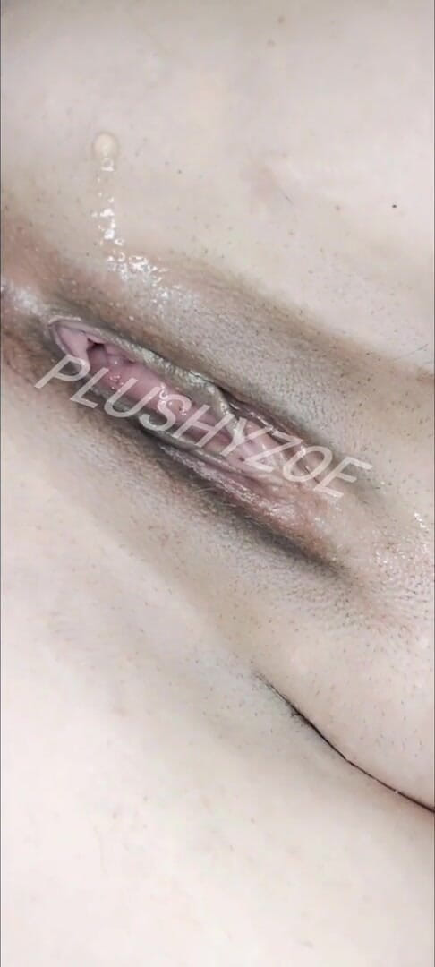 PlushyZoe: POV: hovering over you