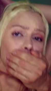Nie spodziewała się, że jej cipka zostanie wypełniona - Latina Babe oszukała i dostała creampie