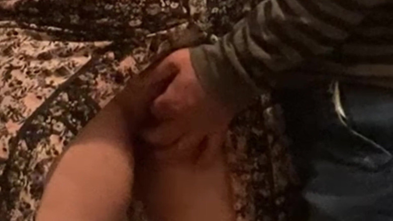 PriyaNaavya: Vingerneukt door perverse oude mannen