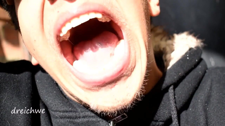 Dreichwe: Tongue game