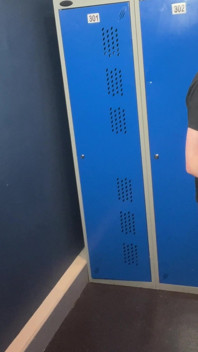 Cheerleader umkleidekabine-blowjob