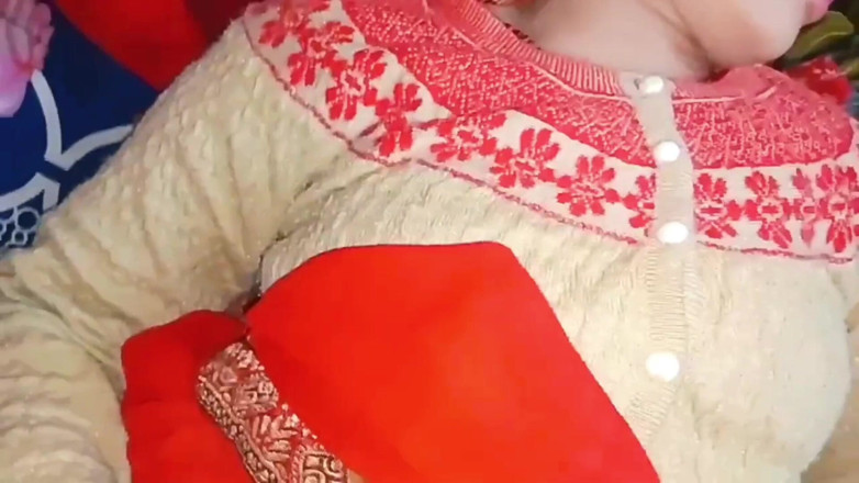 Village studio: Newly Married Couple Enjoyed Midnight, Hindi Sex Video