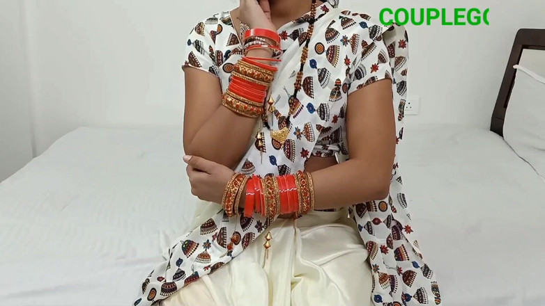 Sexy Komal: Te ves aún más hermosa en sari blanco