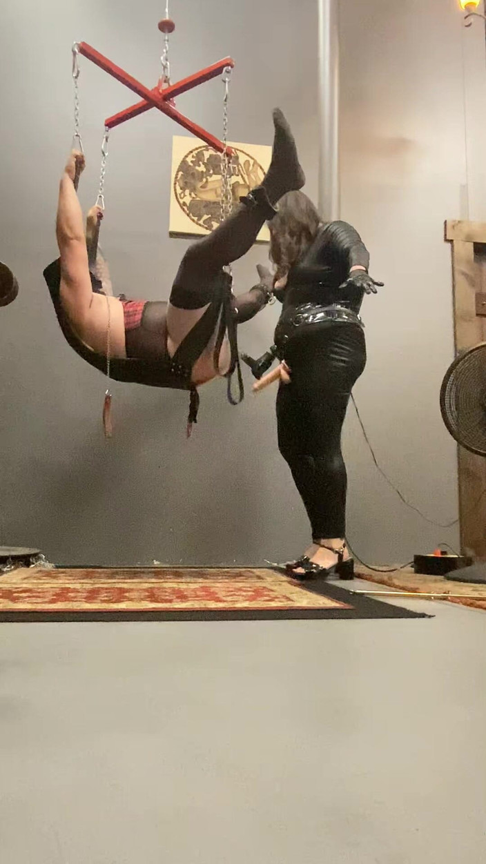 Mistress Scarlet Kiss: Сисси Handsfree преждевременно кончает в поясе целомудрия во время траха страпоном, и я унижаю его