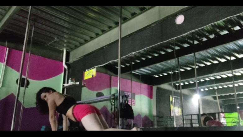 Candy Camille: Menari
