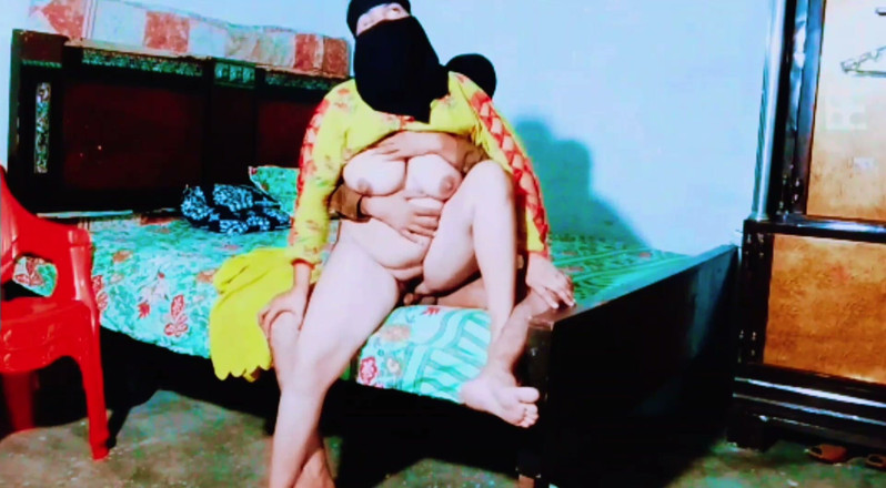 Wajidsexy: Zavallı öğrenci kız... Bunun sadece bir hediye olduğuna inanıyordu