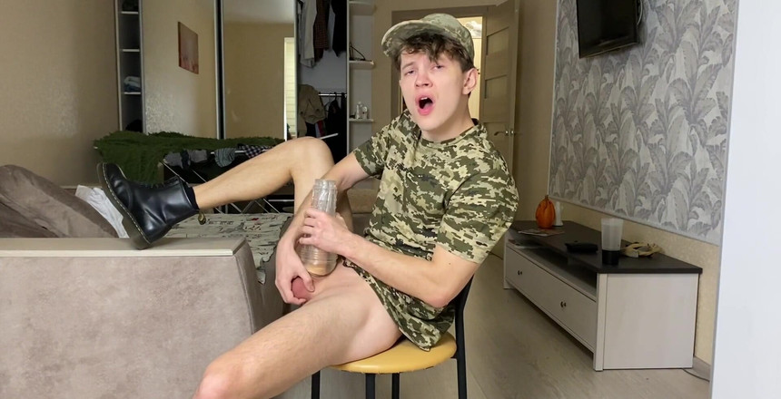 rushlightDante: Я позичив ліхтарик у свого армійського товариша, щоб розслабитися