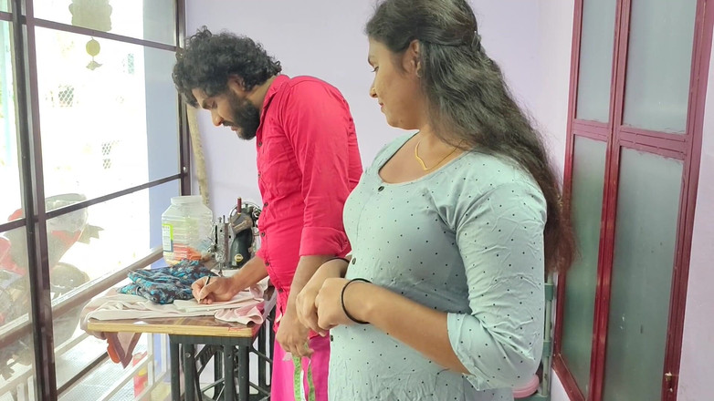 Vaigavarun45: केरल मलयाली लड़की दर्जी के साथ सेक्स