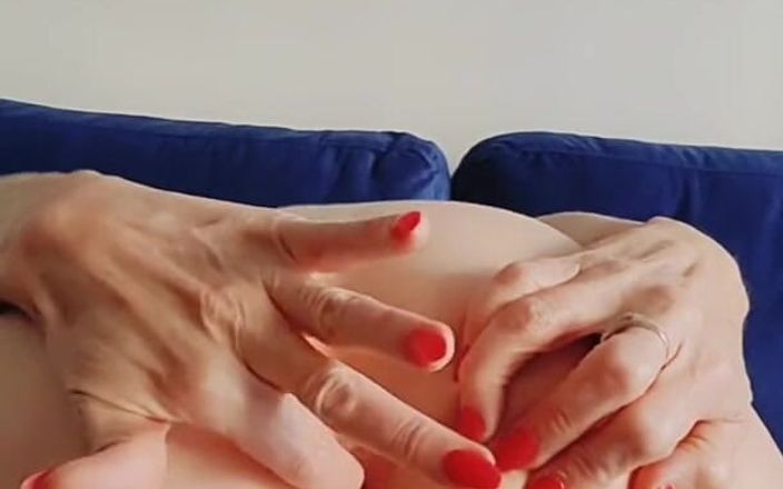 Funeastcoastcouple: Sexy hotwife tráví ráno tím, že se celá vysadí svým osamělým