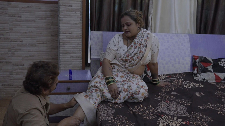 desigoldtv: 젖을 빠는 여주인과 하인은 질에서 물을 방출합니다.