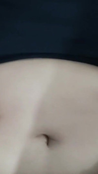 Bhabhi MILF dikongkek adik iparnya semasa merokok