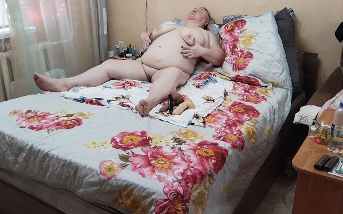 Zona901: Đồ chơi tình dục và âm hộ đầy thịt của hàng xóm