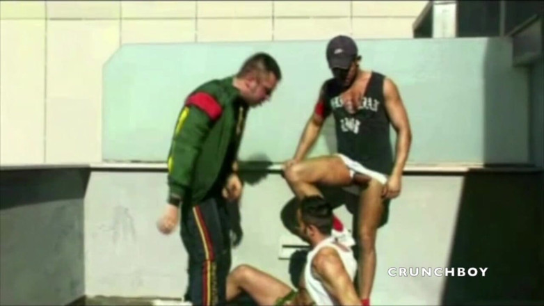EXHIB BOYS: Доминирование кроссовка на улице