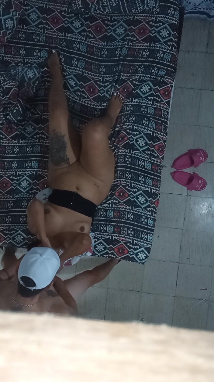 Monozion: Coppia casalinga interrazziale scopa come mi piace mia moglie