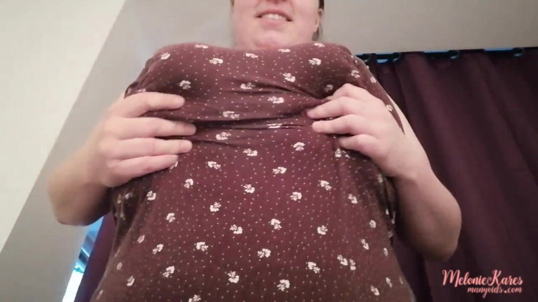 Melonie Kares: Sneaky Hitachi huge boob orgasm
