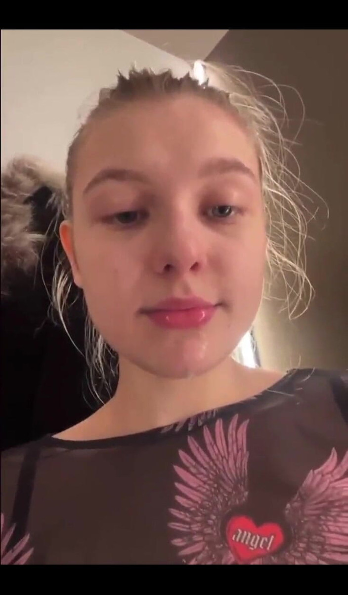 JuiceLussie: Thổi kèn trong phòng thay đồ