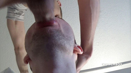 STRAIGHTS BOYS COERCED TO FUCK GAY: Homo zuigt graag aan zijn heterovrienden