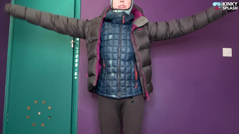 UKCuteGirl Lucy Lauren: La mission complète d’un exercice de décontamination avec l’agent Lucy