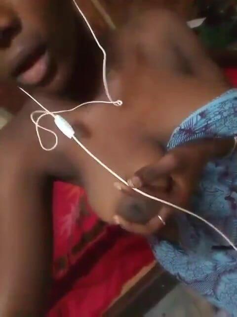 Dick sucker: मेरी चूत में विशाल खीरा