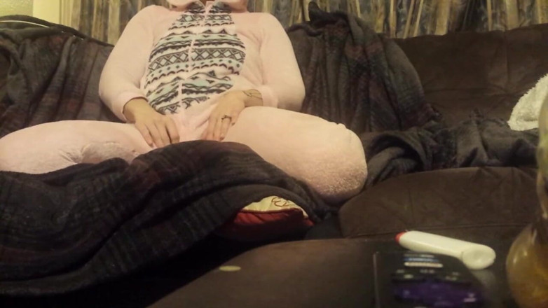 Kitty Havok: Masturbating in my cute pink onesie