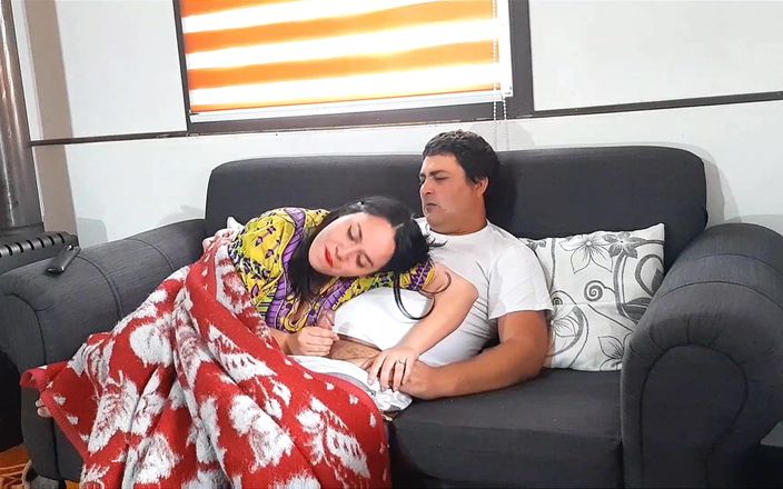 BBW Kelly Mom: Moje nevlastní matka mě překvapí Když koukáme na film, začneme šukat...